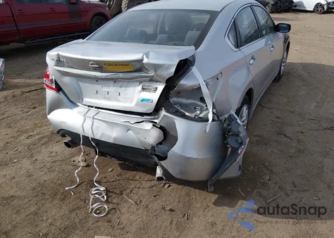 2015 Nissan Altima 2.5/2.5 S/2.5 Sl/2.5 Sv z USA, uszkodzony, nr VIN 1N4AL3AP2FC288707